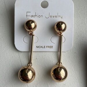 Beautiful & Elegant Gold Drop Earrings